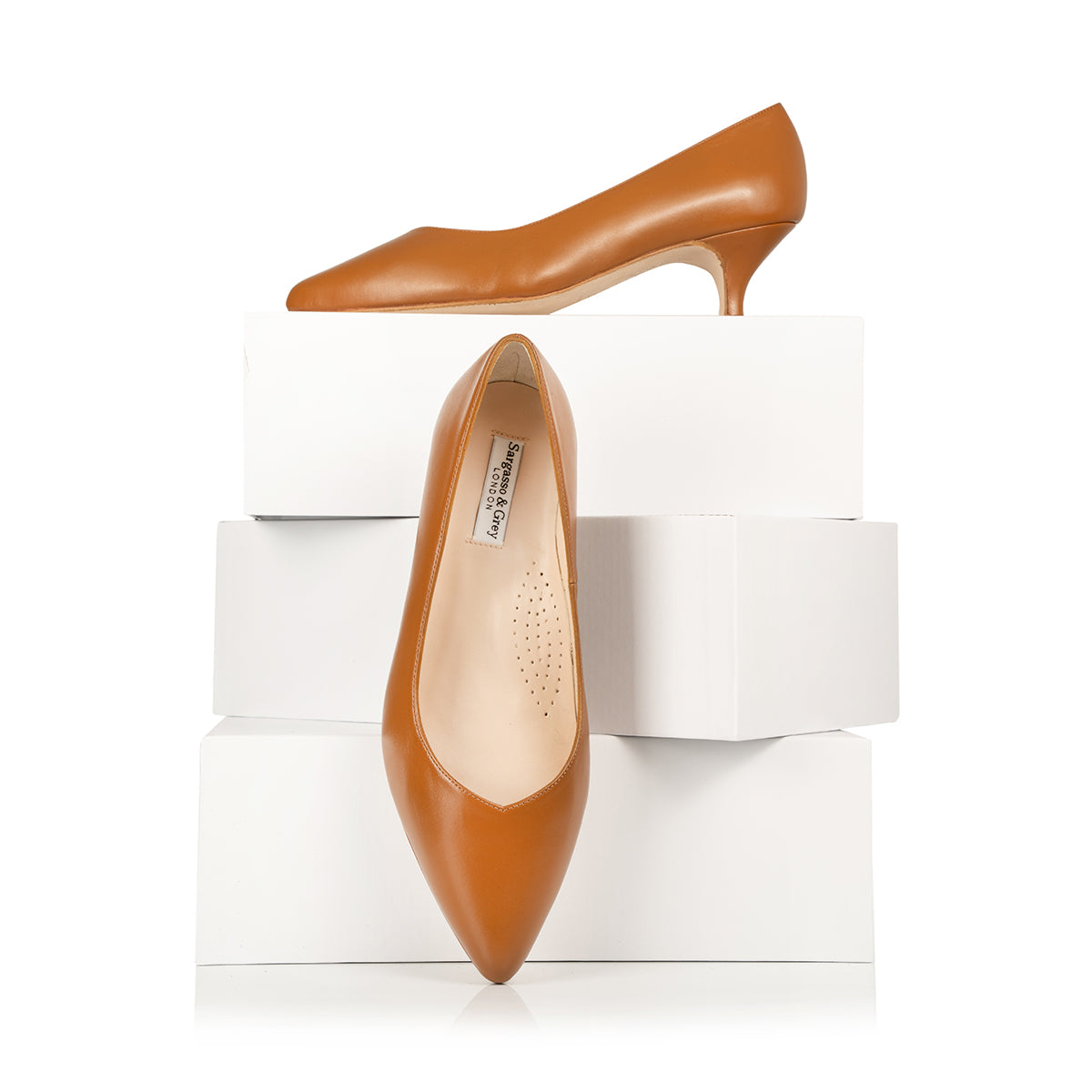 Extra-wide Fit tan leather kitten heels – Sargasso and Grey