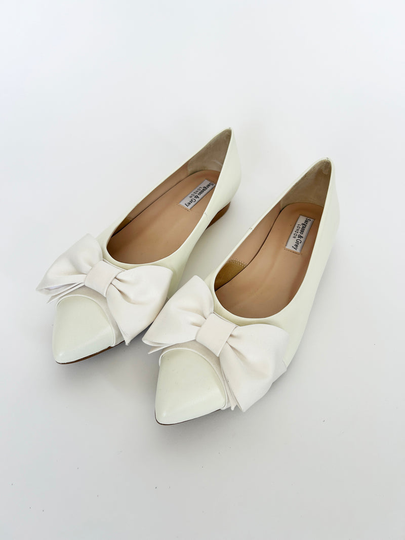 PRE-PRODUCTION SAMPLE - Extra Wide Fit Ivory Bow Flats Ivory Leather (Sample Sale)