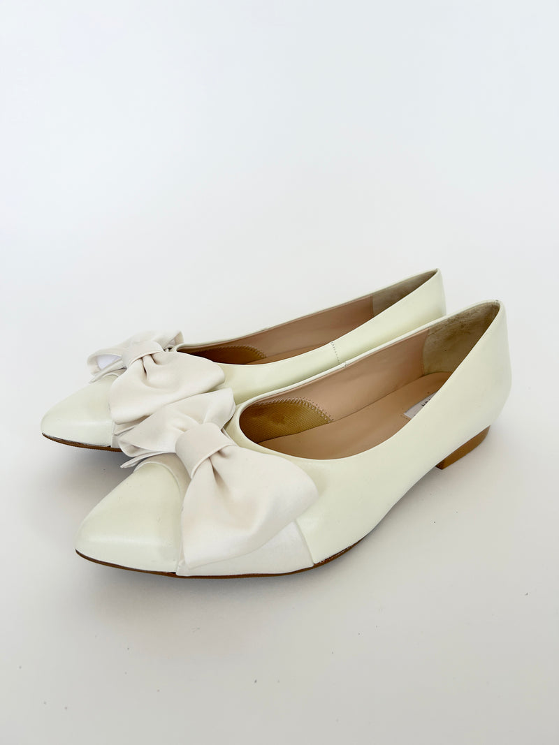 PRE-PRODUCTION SAMPLE - Extra Wide Fit Ivory Bow Flats Ivory Leather (Sample Sale)