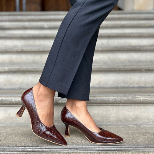Eleanor - Wide Fit Courts - Chestnut Mock-Croc Leather