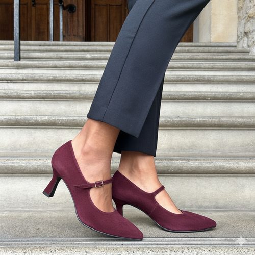 Elsa Wide Fit Court Shoe – Burgundy Suede