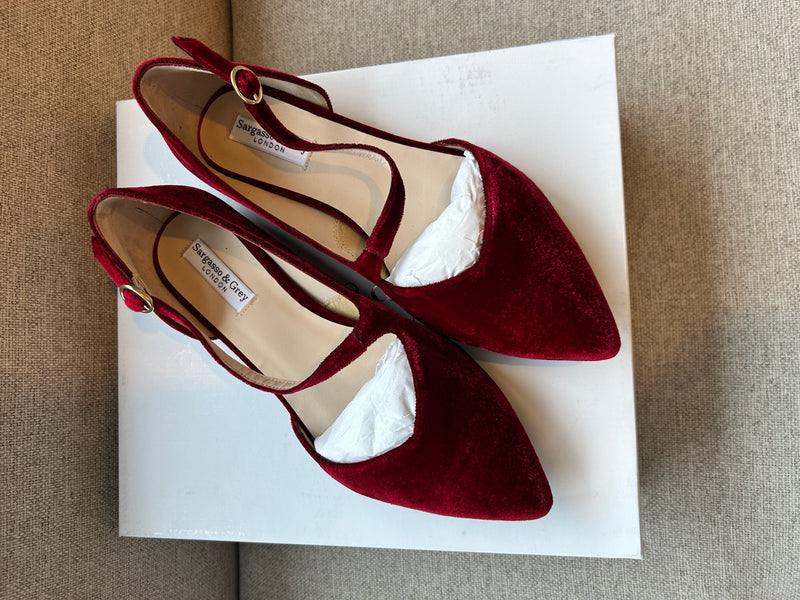 PRE-PRODUCTION SAMPLE - Indy Extra Wide Flat Red Velvet (SAMPLE SALE)