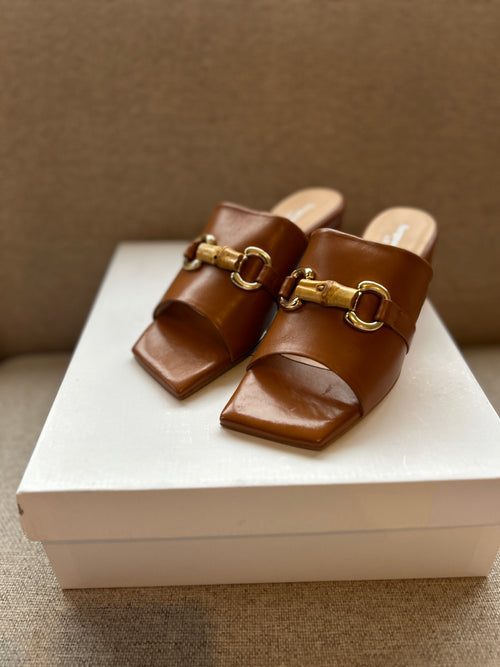 PRE-PRODUCTION SAMPLE - Wide Fit Snaffle Mules - Tan Leather (SAMPLE SALE)