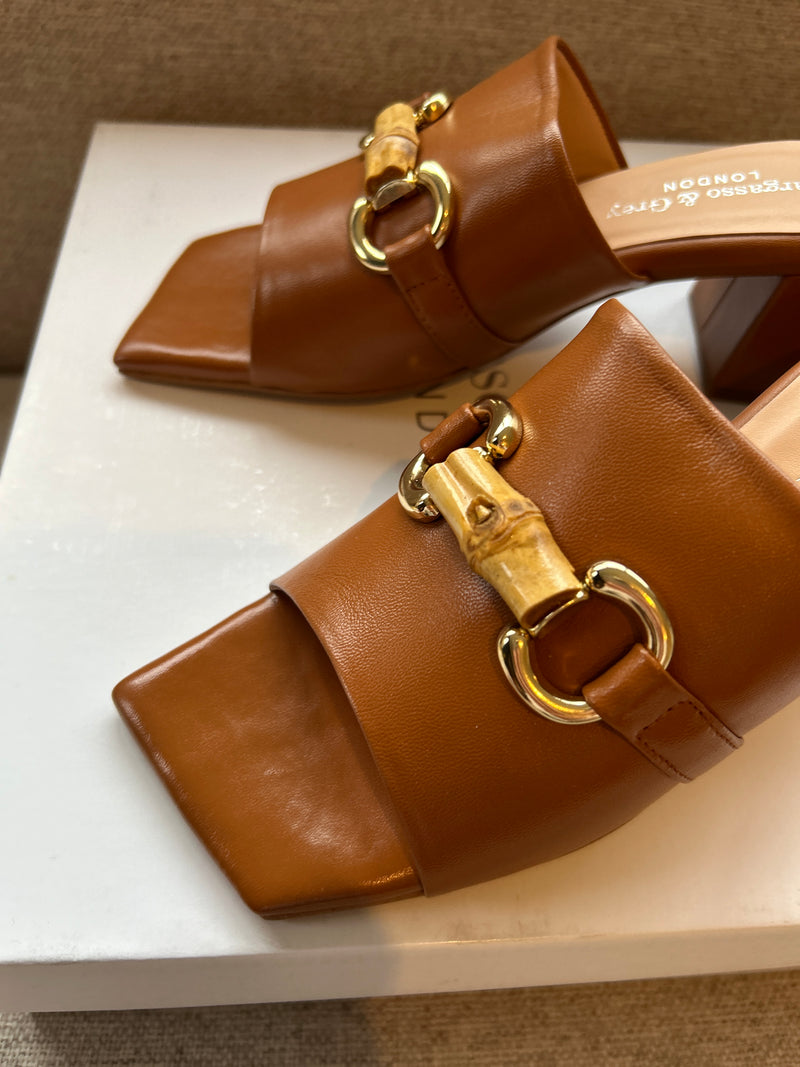 PRE-PRODUCTION SAMPLE - Wide Fit Snaffle Mules - Tan Leather (SAMPLE SALE)