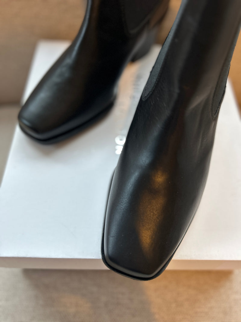 PRE-PRODUCTION SAMPLE - Vallera Extra-Wide Fit Boots - Black Leather (SAMPLE SALE)