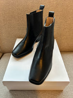 PRE-PRODUCTION SAMPLE - Vallera Extra-Wide Fit Boots - Black Leather (SAMPLE SALE)