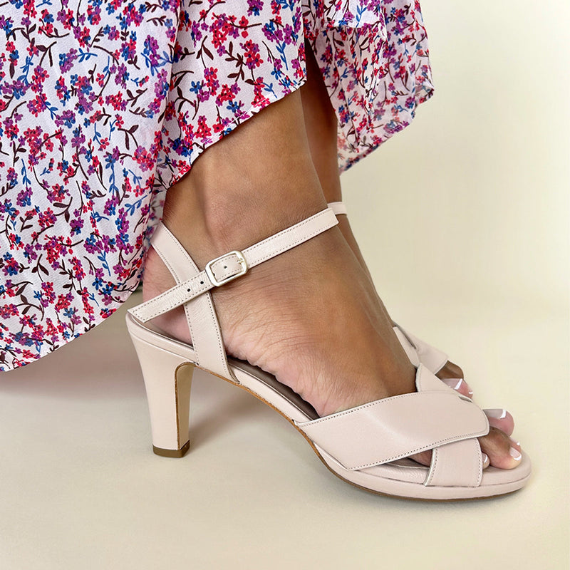 Isabella - Extra-Wide Fit Sandal - Nude Pink Leather