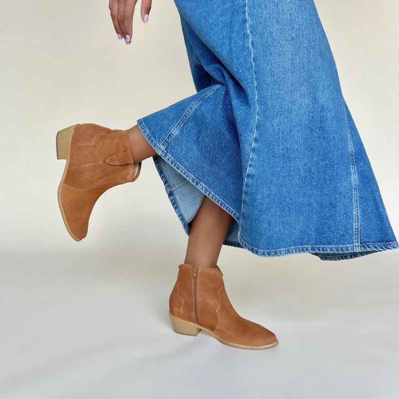 Jago Extra-Wide Fit Cowboy Boots - Tan Nubuck Suede