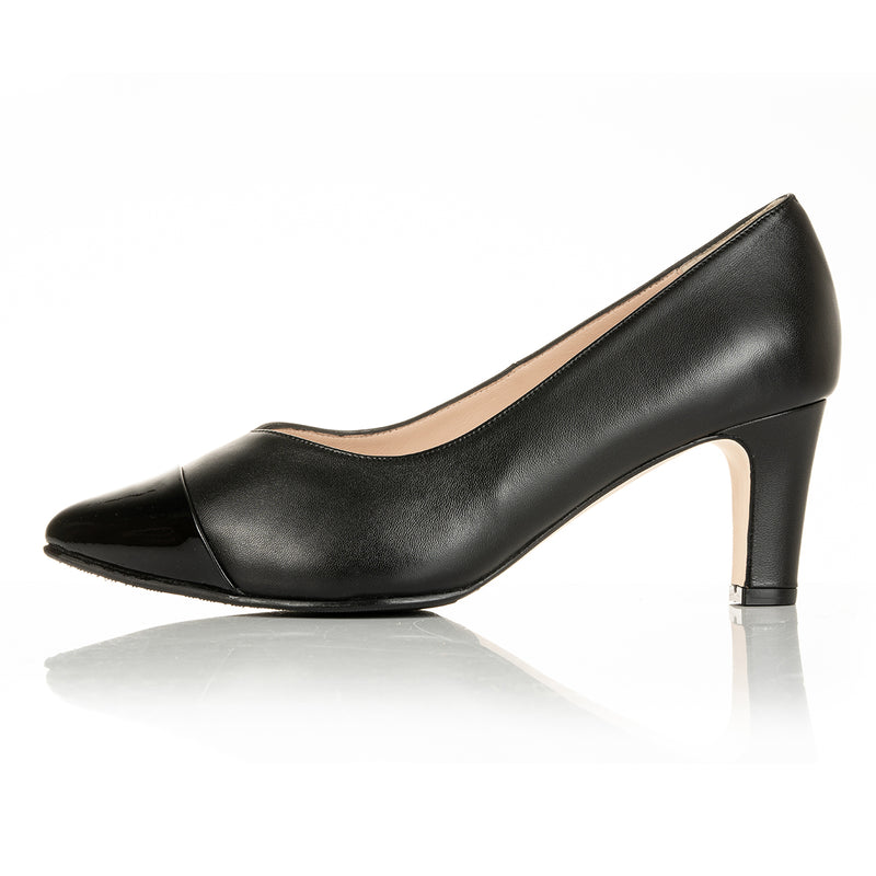 Lisa Extra-Wide Fit Court Shoe – Black Leather