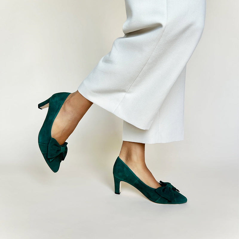 Lori Extra-Wide Fit Court Shoe – Green Suede