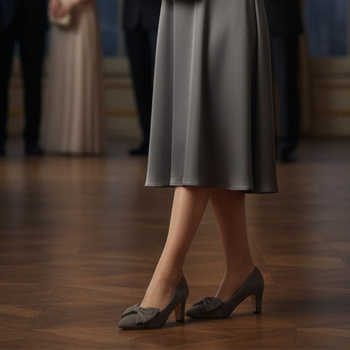 Lori Extra-Wide Fit Court Shoe – Grey Suede