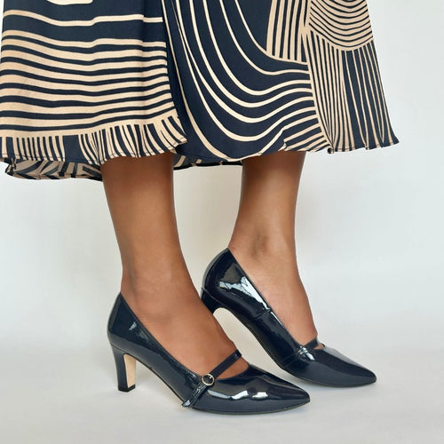 Stevie Extra-Wide Fit Court Shoe – Navy Patent Leather