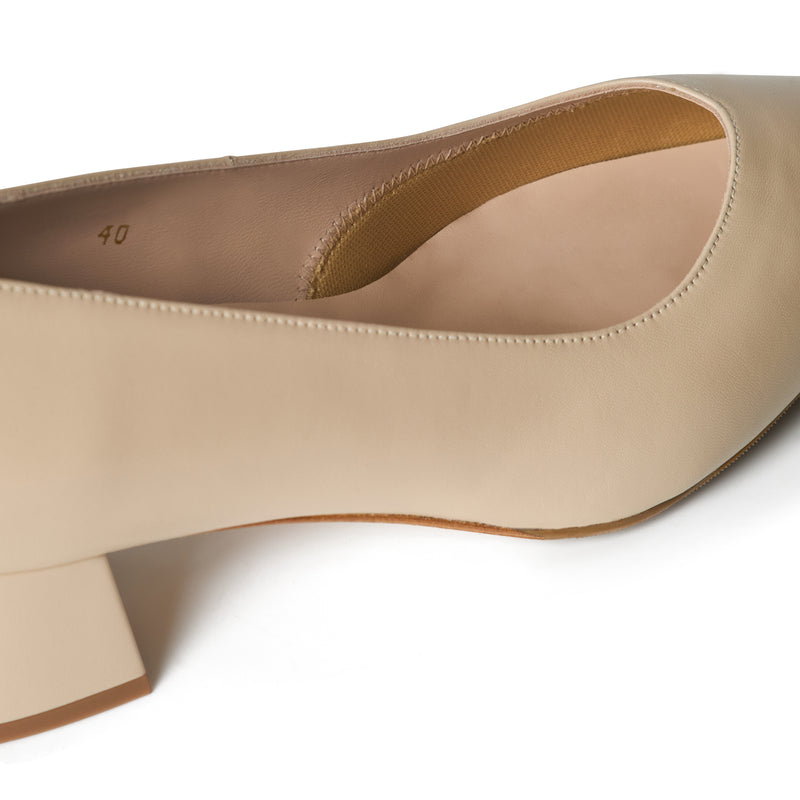 Tori Extra-Wide Fit Courts - Almond Leather