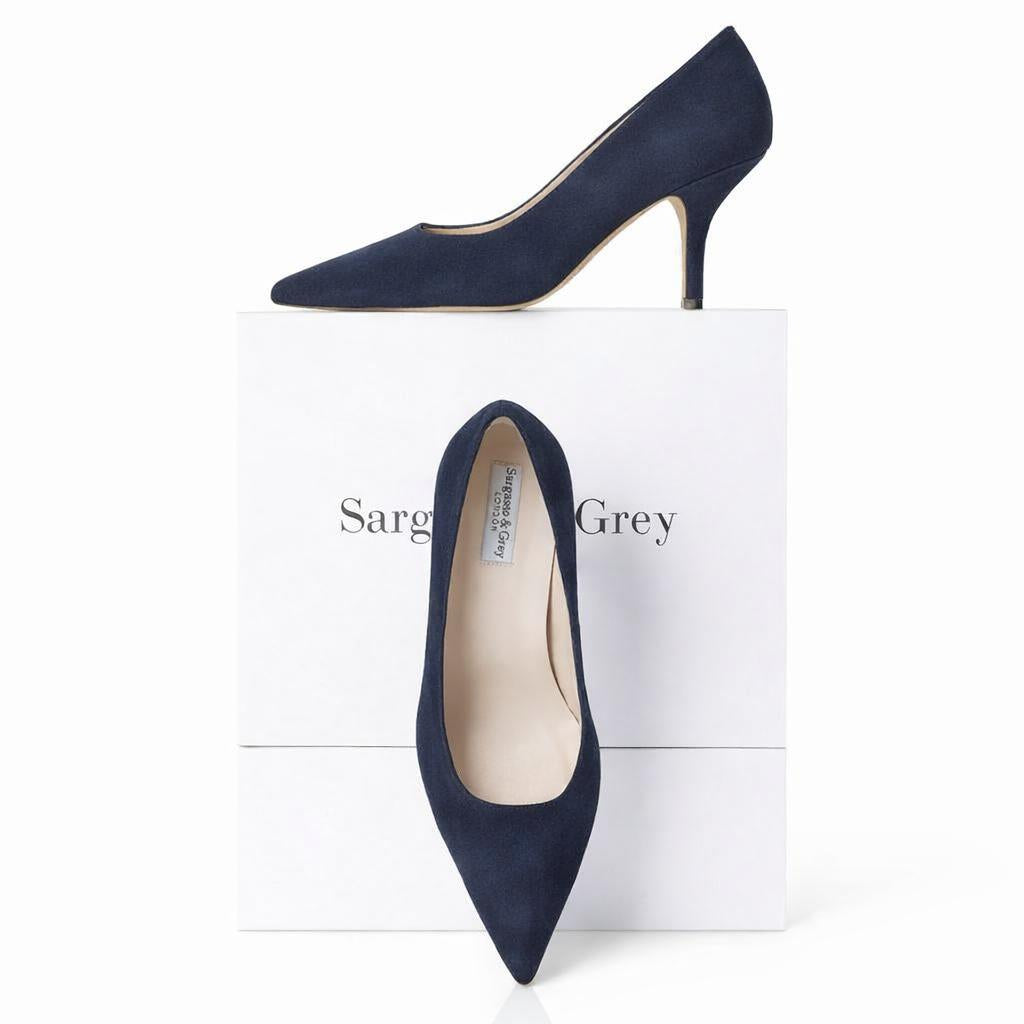 Verity Extra Wide Fit Court Shoe – Suede