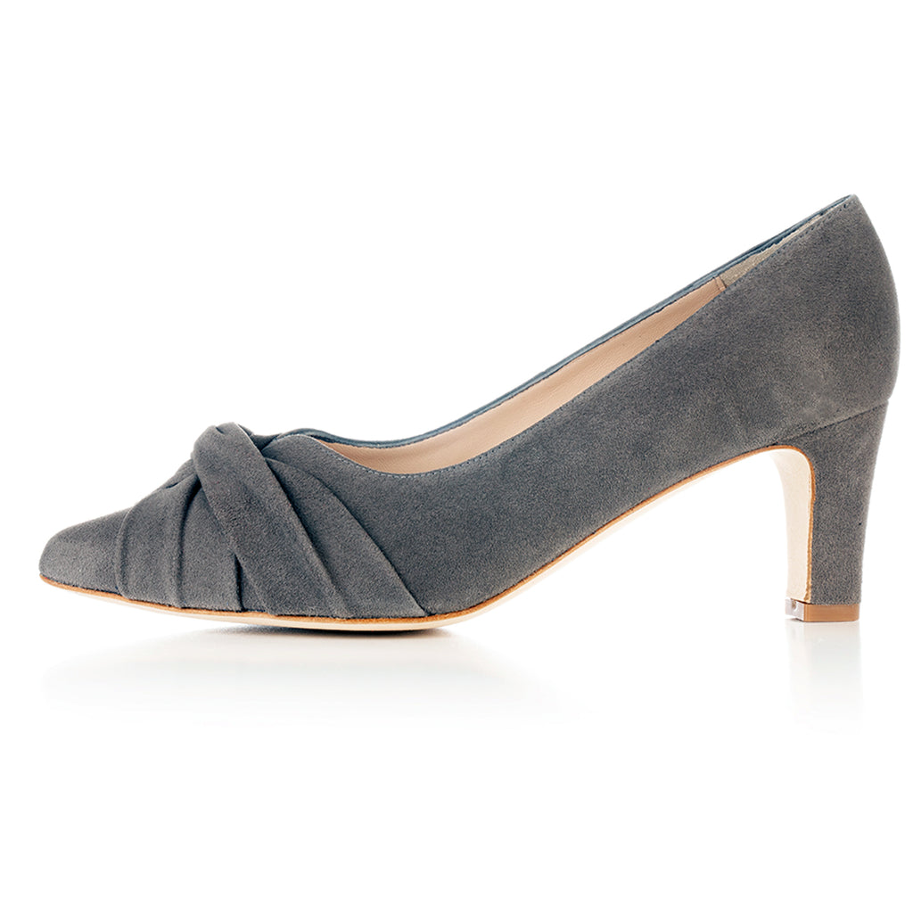 Lola Extra Wide Fit Court Shoe – Suede