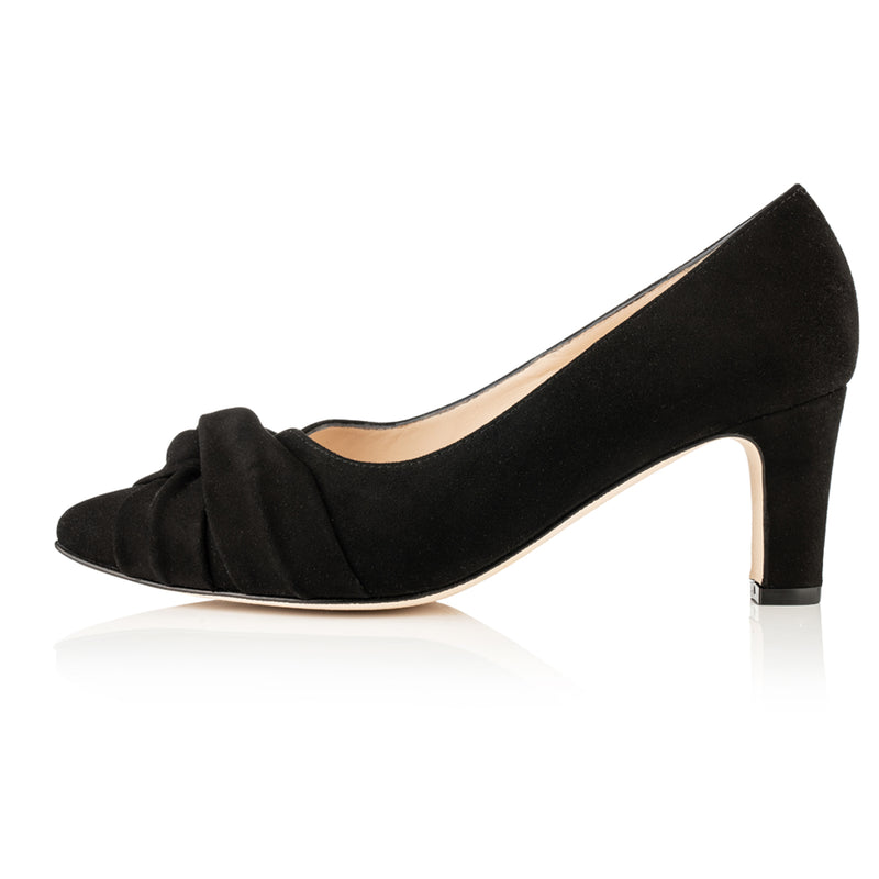 Lola Wide Fit Court Shoe – Black Suede